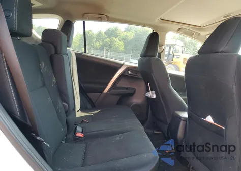 2015 Toyota Rav4 Xle z USA, uszkodzony, nr VIN 2T3RFREV9FW240232